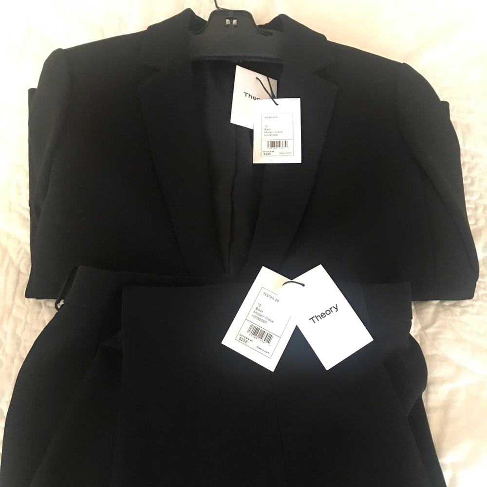 THEORY “PANT SUIT”WOMENS CREPE.NEW WITH TAGS!!!